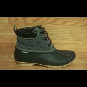 Skechers womens waterproof duck boots size 9